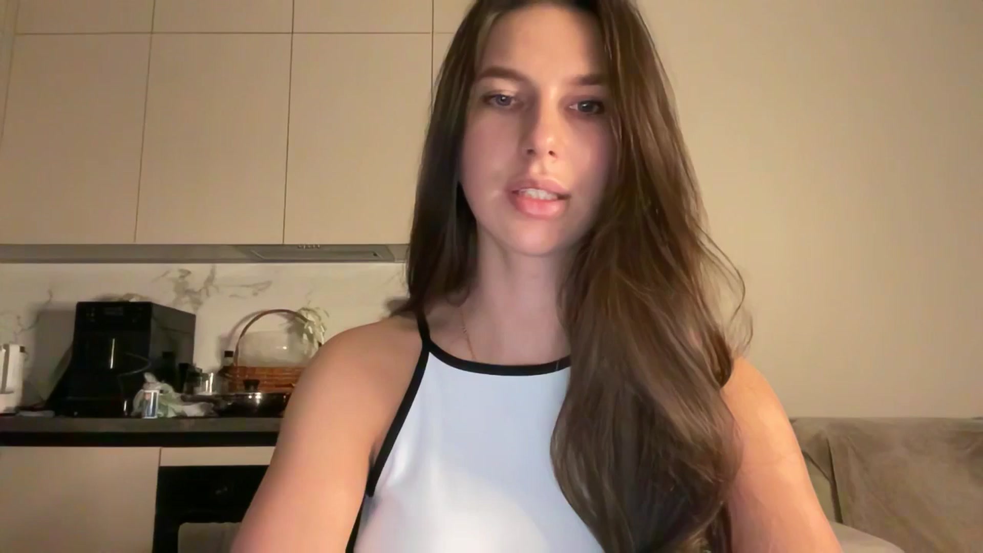 Gallery image thumbnail from kissfreeze's myfreecams stream on, 12/11/2025, 17:37 image 15 of 20
