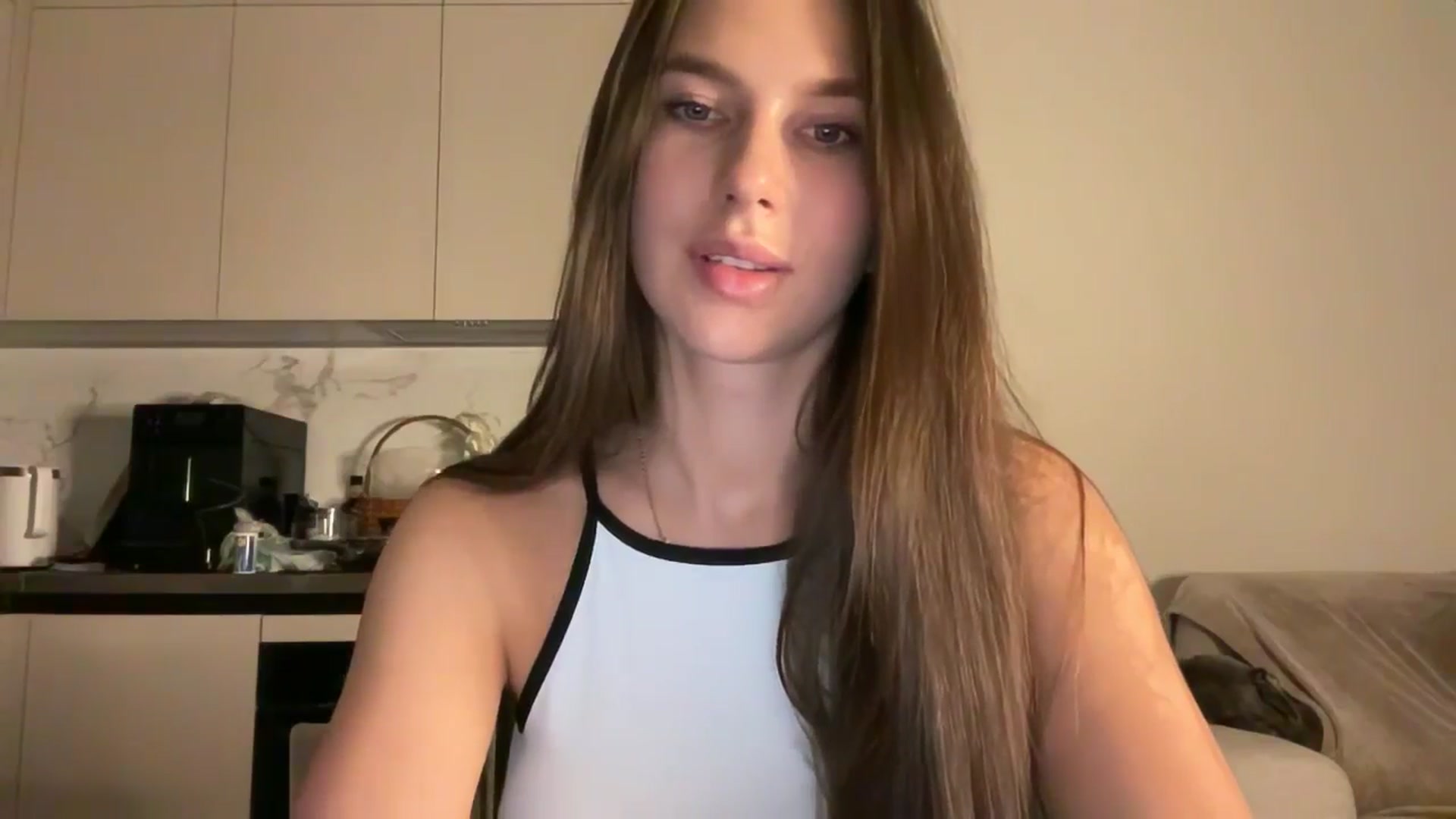Gallery image thumbnail from kissfreeze's myfreecams stream on, 12/11/2025, 17:37 image 9 of 20