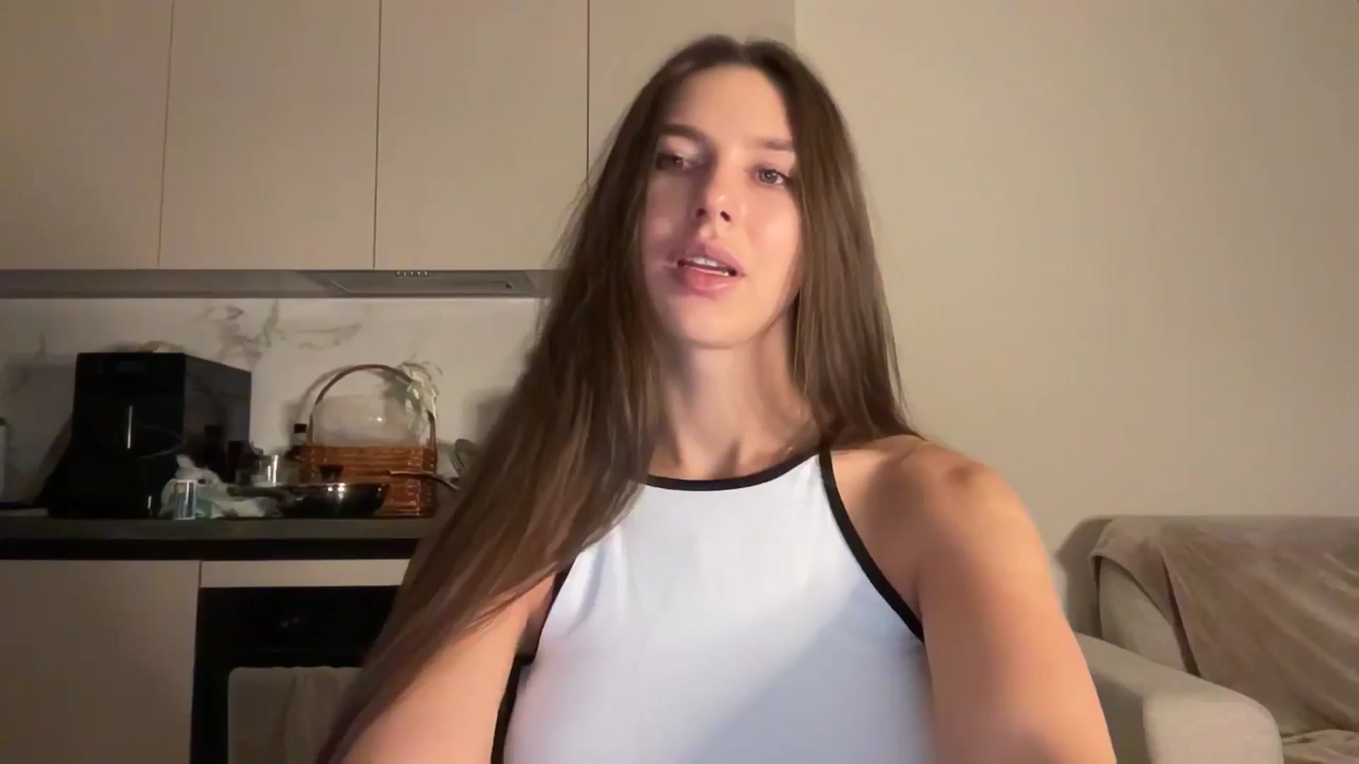 Gallery image thumbnail from kissfreeze's myfreecams stream on, 12/11/2025, 17:37 image 19 of 20