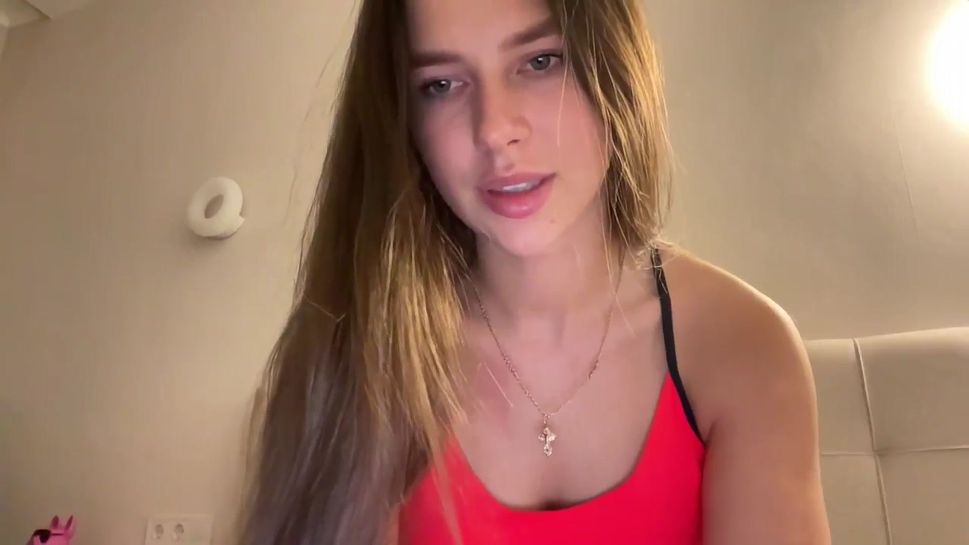 Gallery image thumbnail from kissfreeze's myfreecams stream on, 12/11/2025, 22:30 image 16 of 20