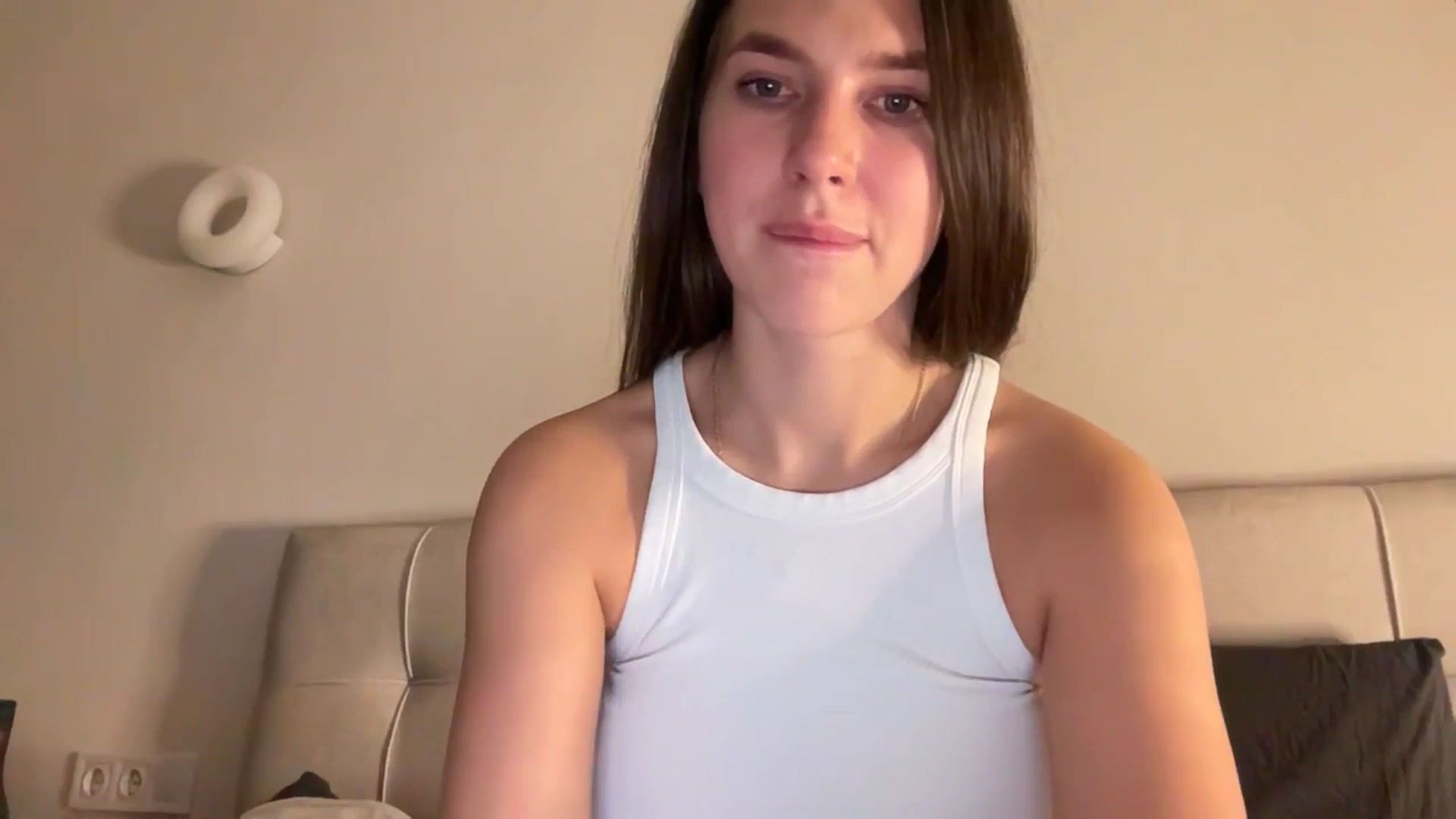 Gallery image thumbnail from kissfreeze's myfreecams stream on, 12/19/2025, 22:00 image 18 of 20