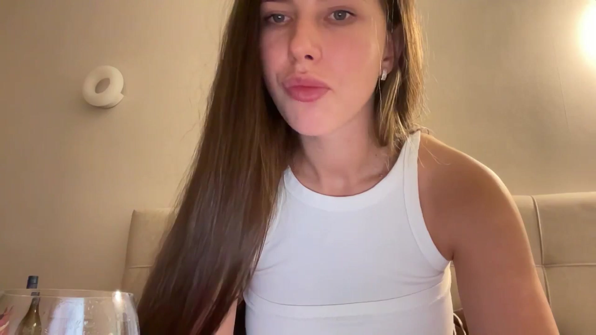Gallery image thumbnail from kissfreeze's myfreecams stream on, 12/20/2025, 24:13 image 5 of 20