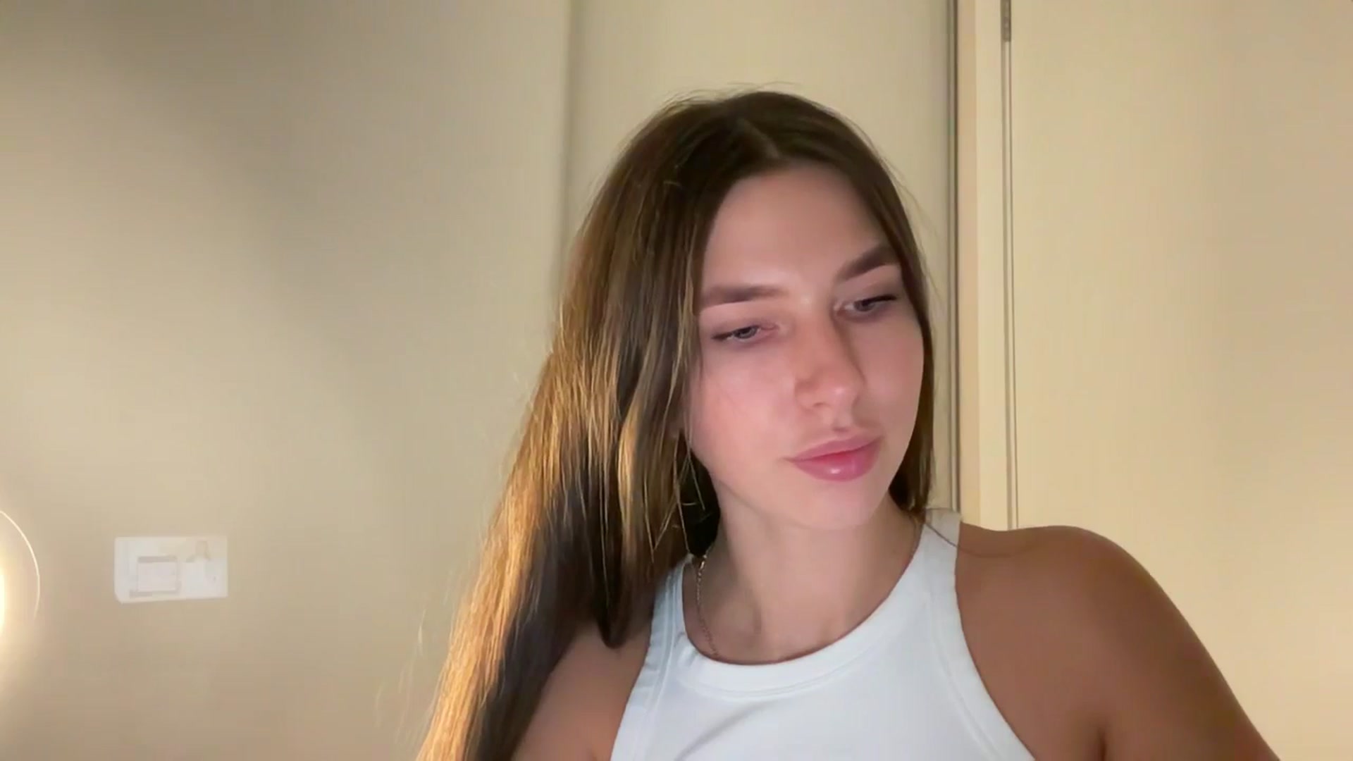 Gallery image thumbnail from kissfreeze's myfreecams stream on, 12/20/2025, 16:47 image 19 of 20