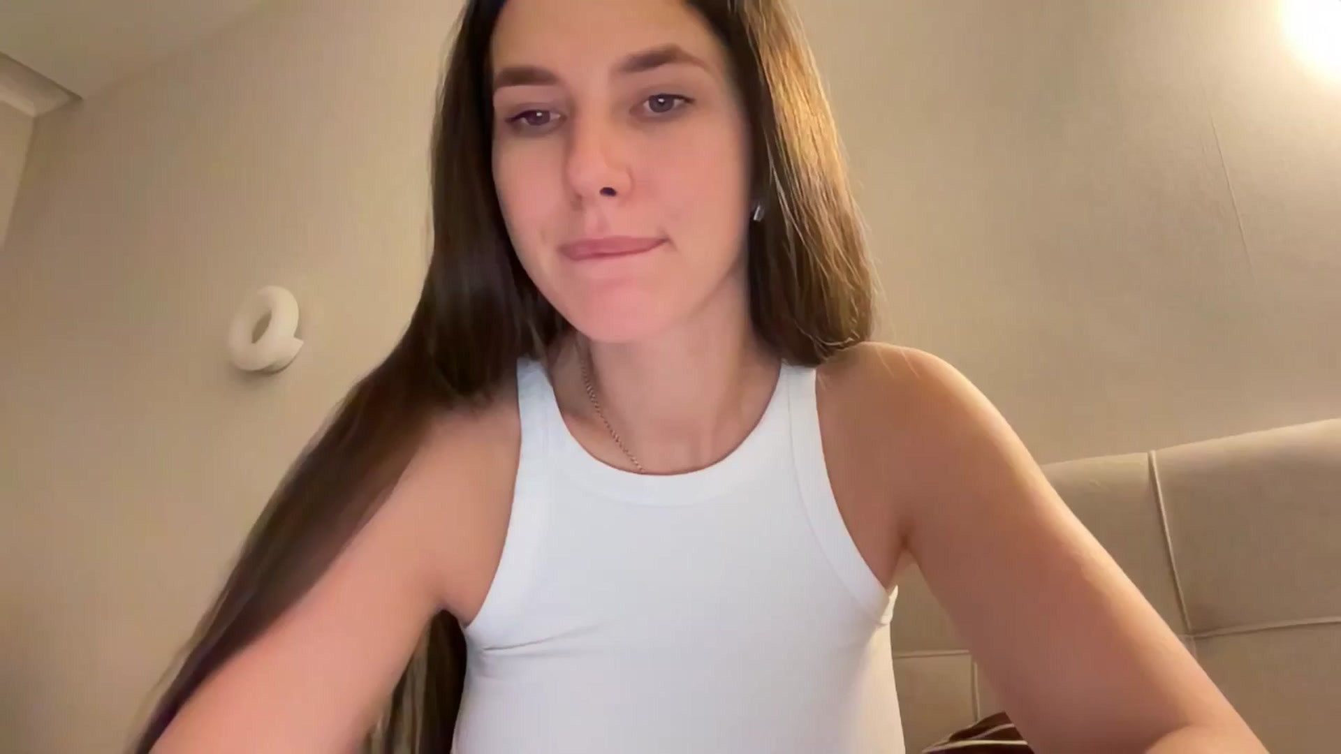 Gallery image thumbnail from kissfreeze's myfreecams stream on, 12/21/2025, 24:58 image 17 of 20