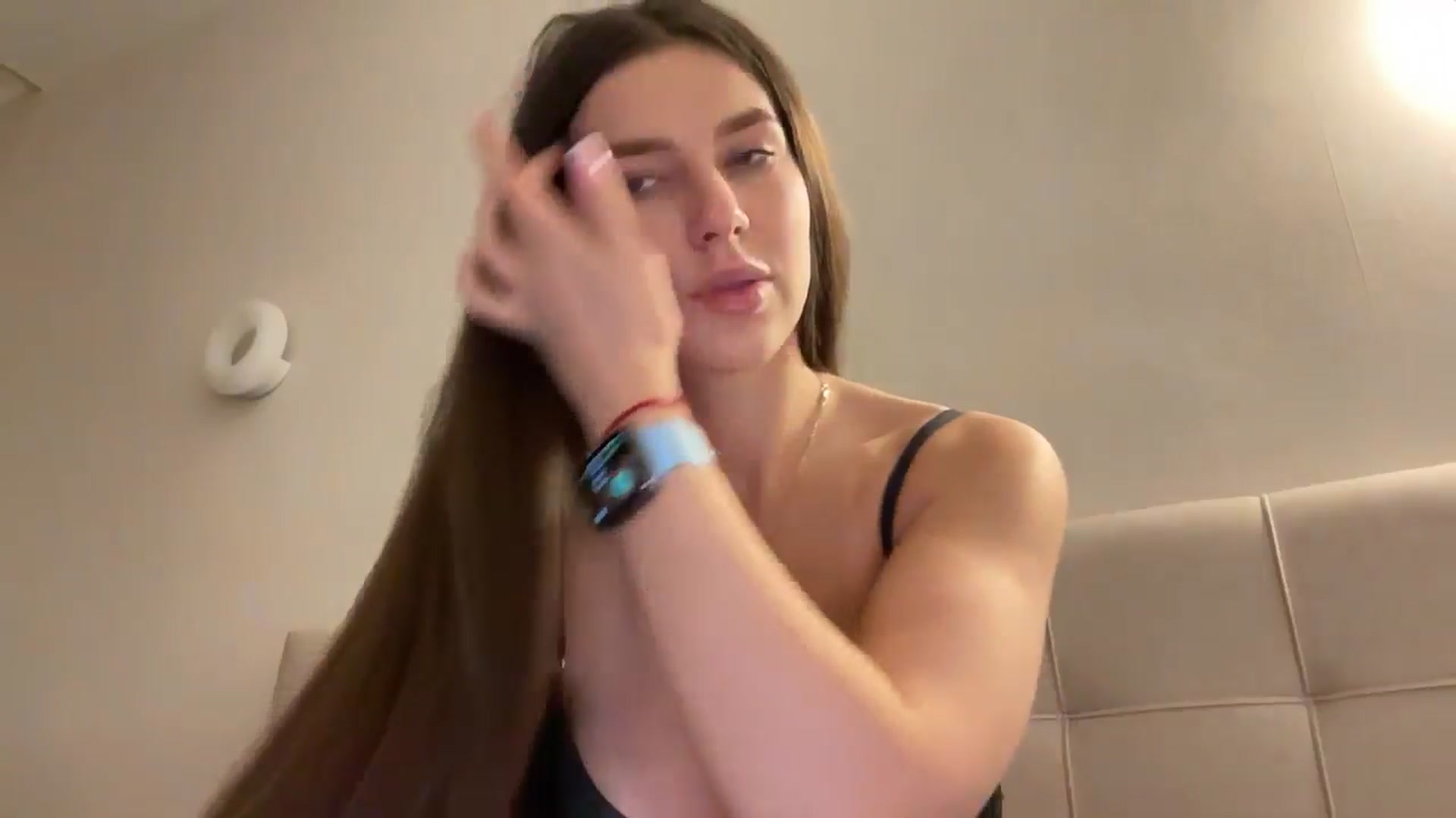 Gallery image thumbnail from kissfreeze's myfreecams stream on, 12/21/2025, 22:28 image 10 of 20