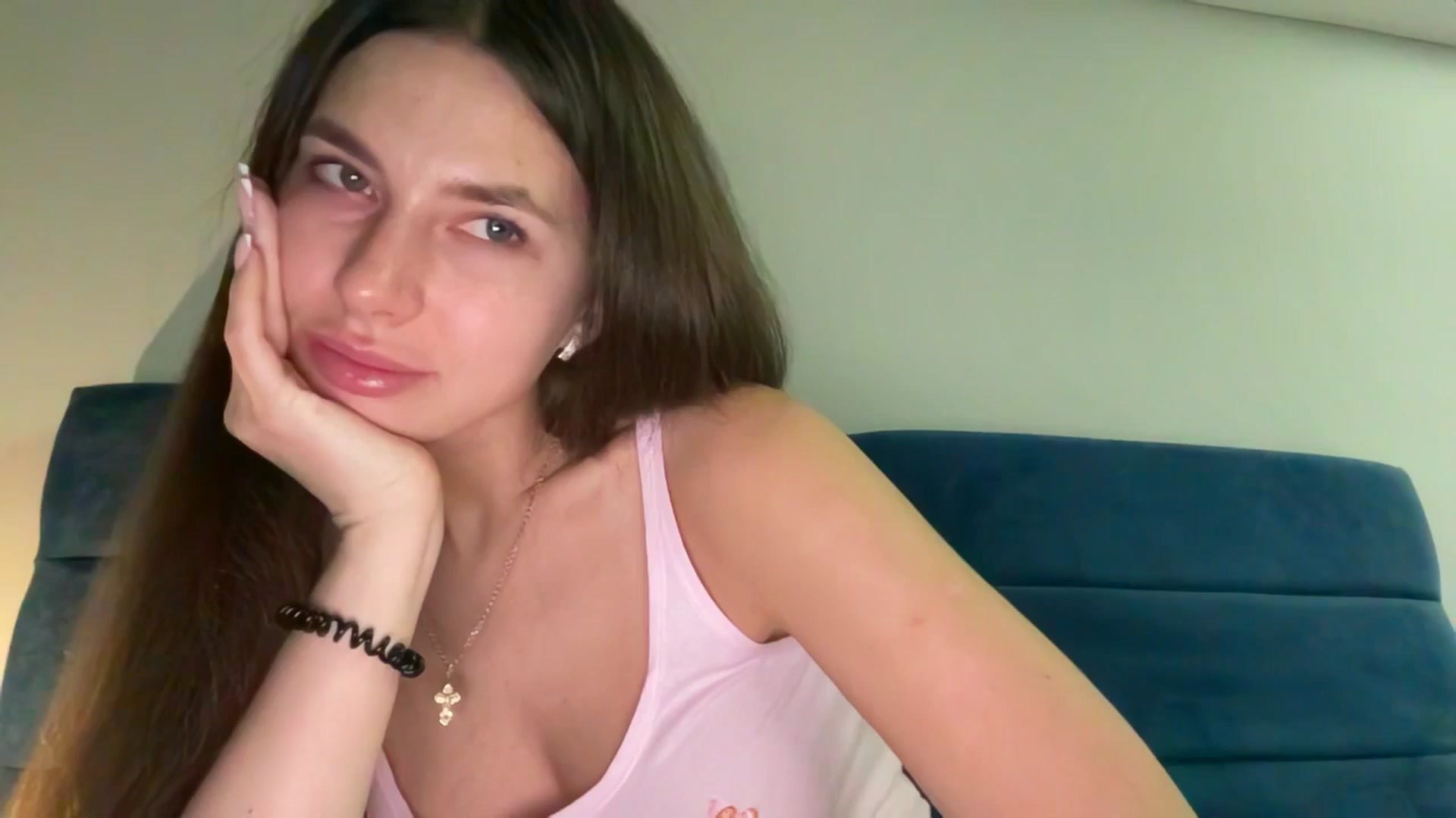 Gallery image thumbnail from kissfreeze's myfreecams stream on, 01/03/2026, 22:24 image 13 of 20