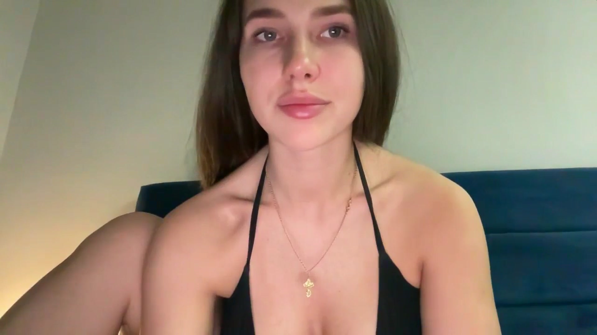 Gallery image thumbnail from kissfreeze's myfreecams stream on, 01/04/2026, 22:16 image 3 of 20