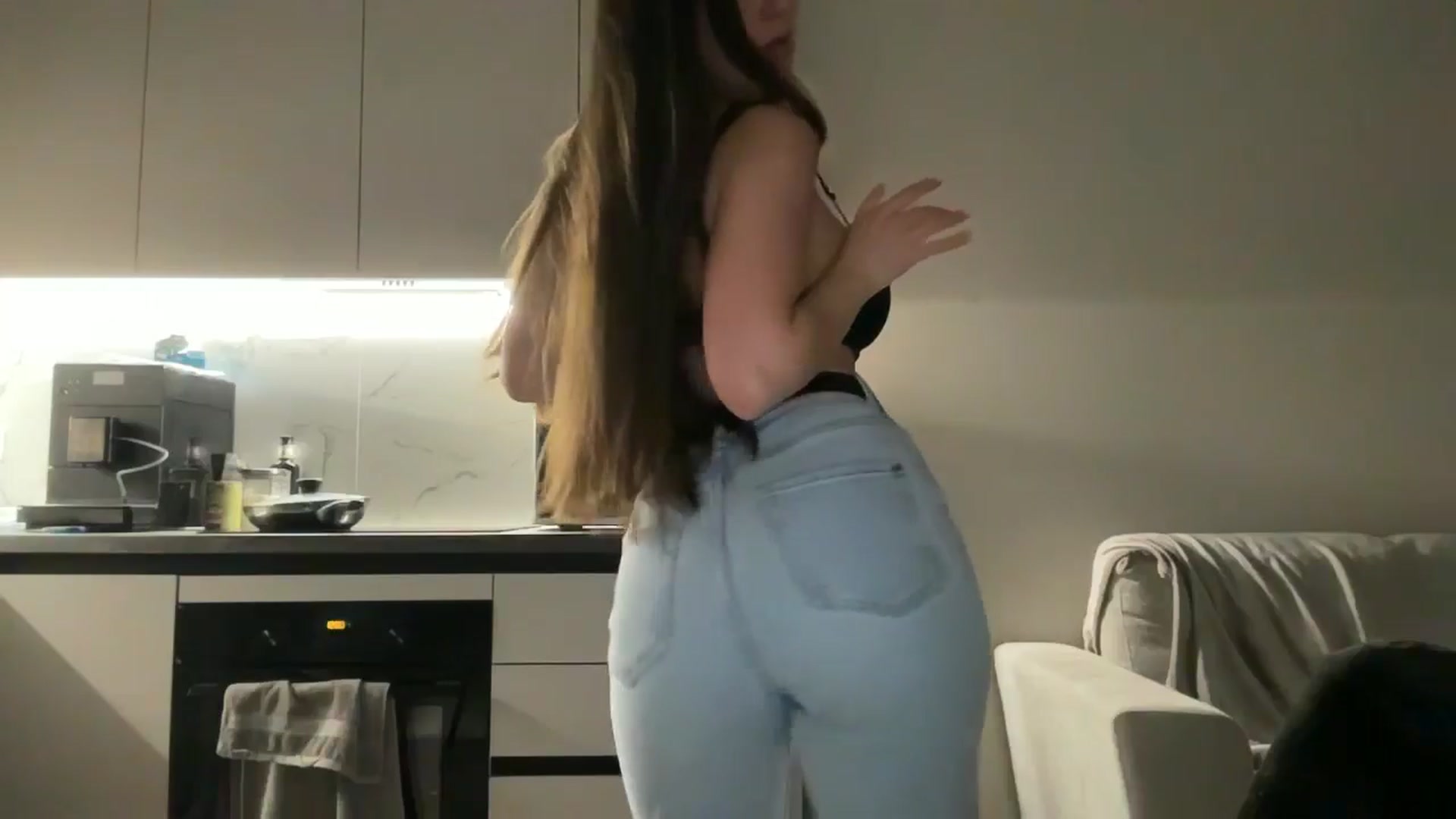 Gallery image thumbnail from kissfreeze's myfreecams stream on, 01/08/2026, 15:35 image 15 of 20