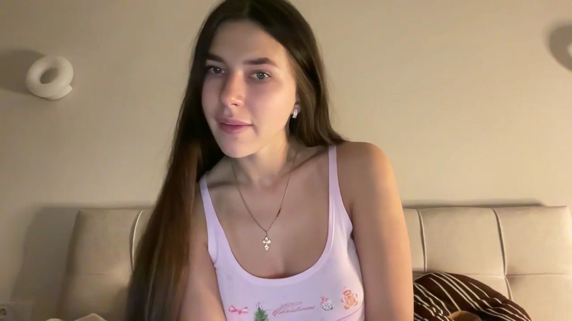 Gallery image thumbnail from kissfreeze's myfreecams stream on, 01/11/2026, 15:22 image 19 of 20