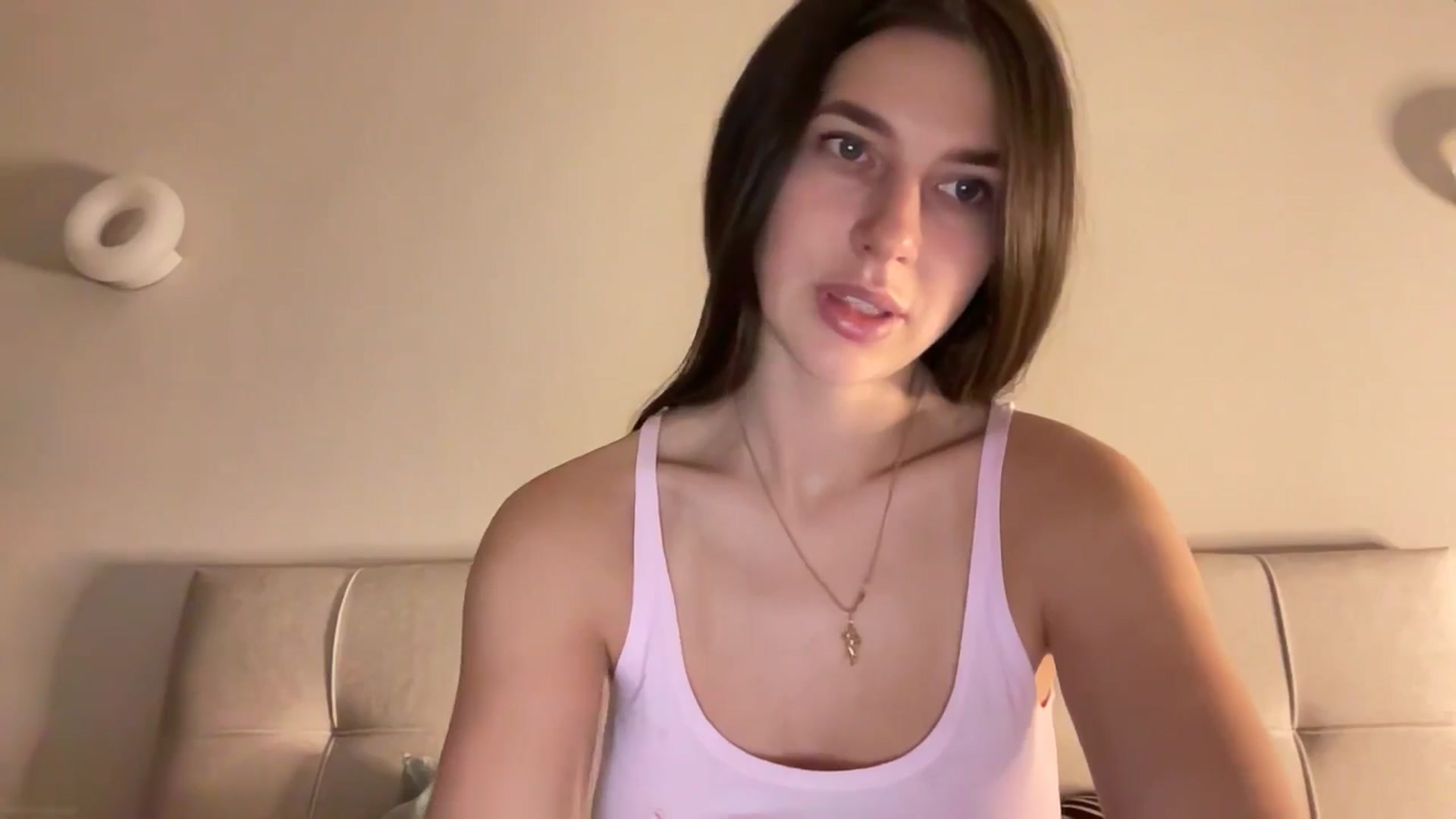 Gallery image thumbnail from kissfreeze's myfreecams stream on, 01/11/2026, 15:53 image 16 of 20
