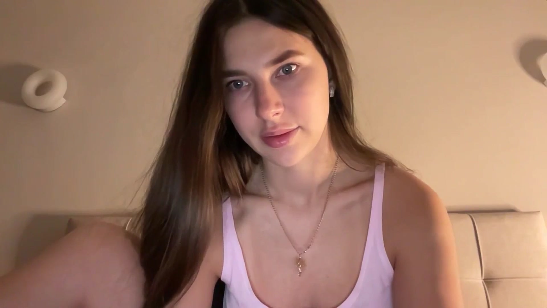 Gallery image thumbnail from kissfreeze's myfreecams stream on, 01/11/2026, 15:53 image 10 of 20