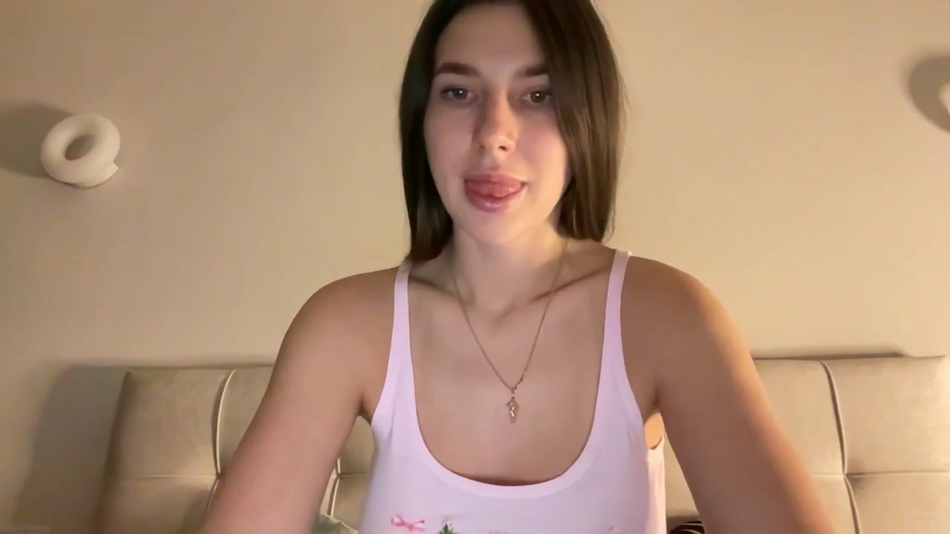 Gallery image thumbnail from kissfreeze's myfreecams stream on, 01/11/2026, 15:53 image 15 of 20
