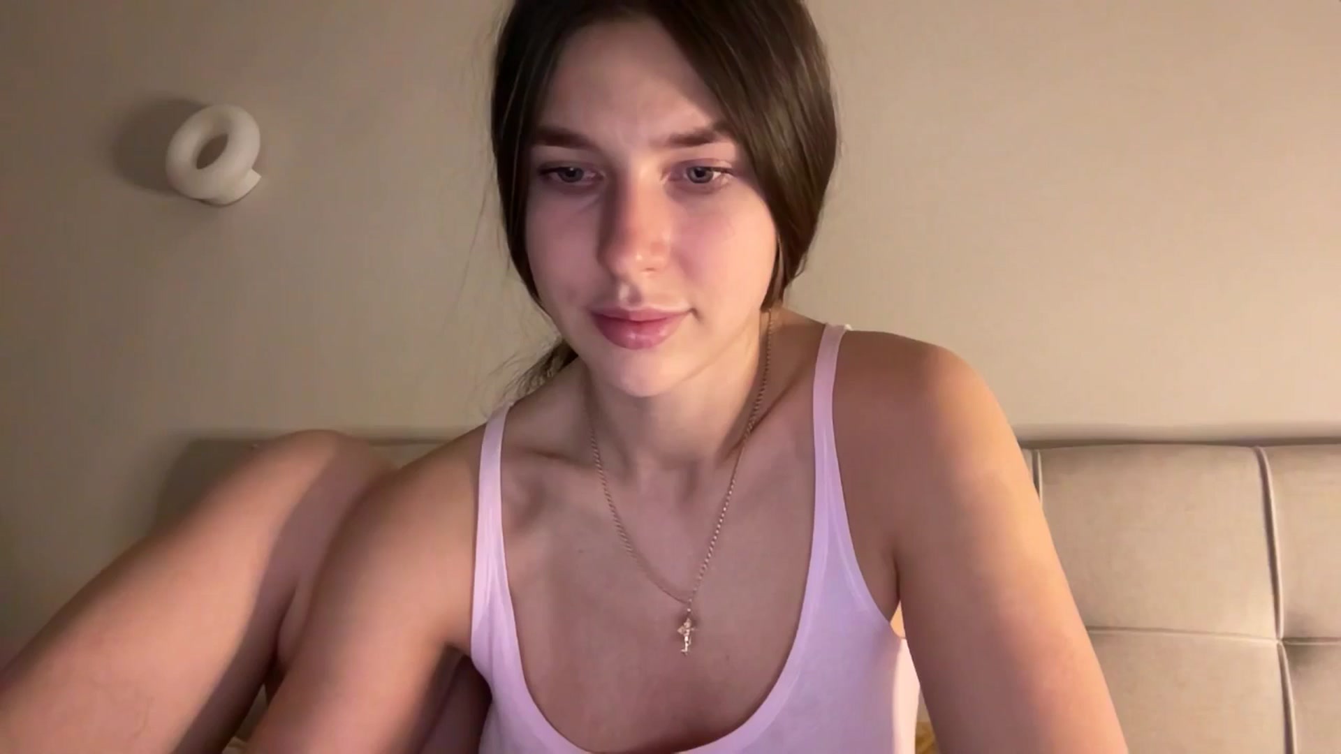 Gallery image thumbnail from kissfreeze's myfreecams stream on, 01/11/2026, 23:43 image 6 of 20
