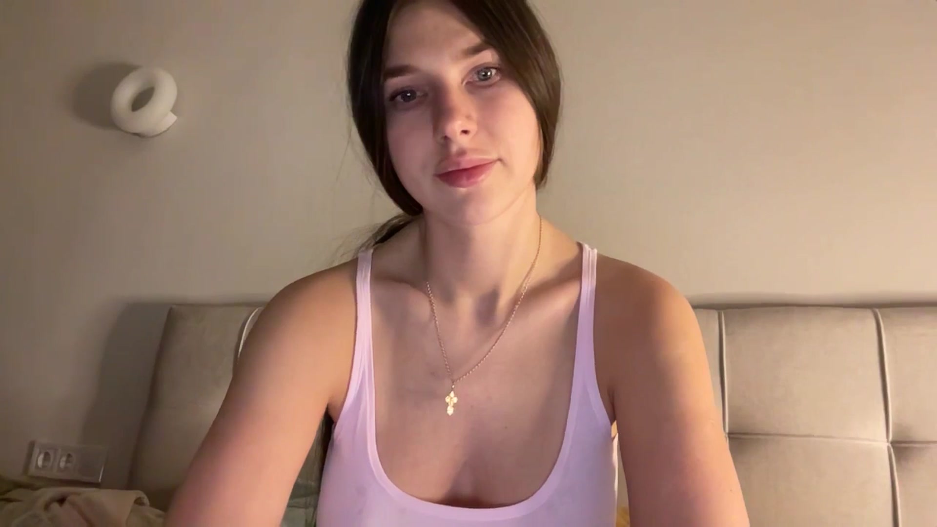 Gallery image thumbnail from kissfreeze's myfreecams stream on, 01/11/2026, 23:43 image 13 of 20