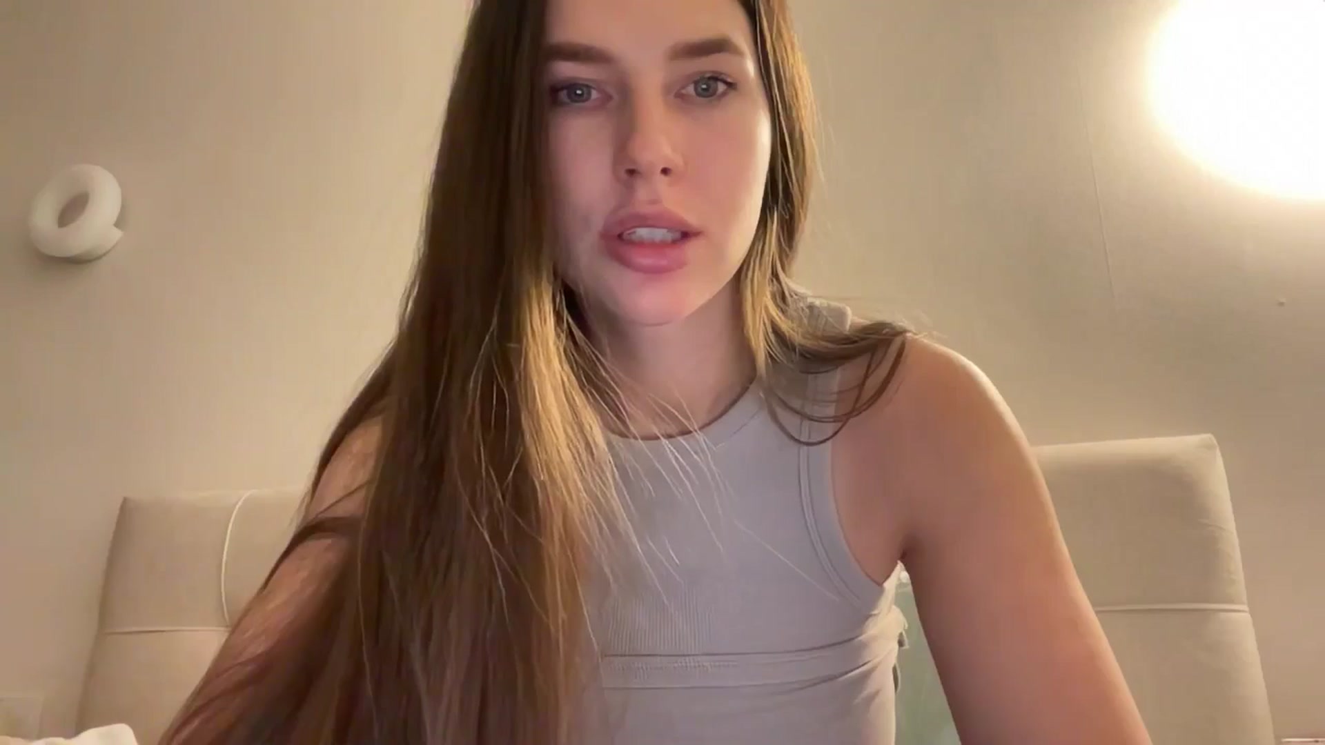 Gallery image thumbnail from kissfreeze's myfreecams stream on, 01/14/2026, 16:56 image 20 of 20