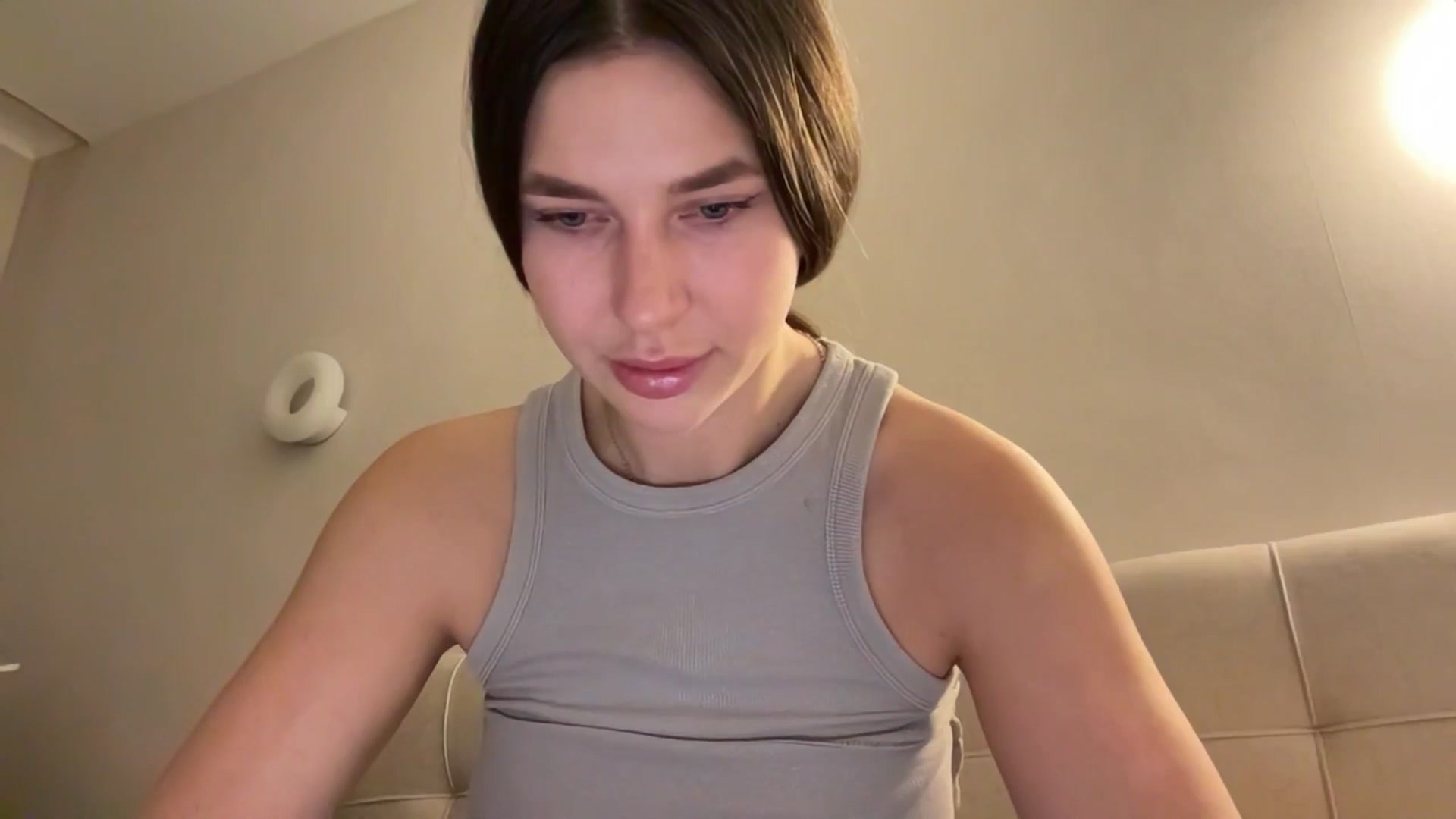 Gallery image thumbnail from kissfreeze's myfreecams stream on, 01/15/2026, 24:02 image 16 of 20