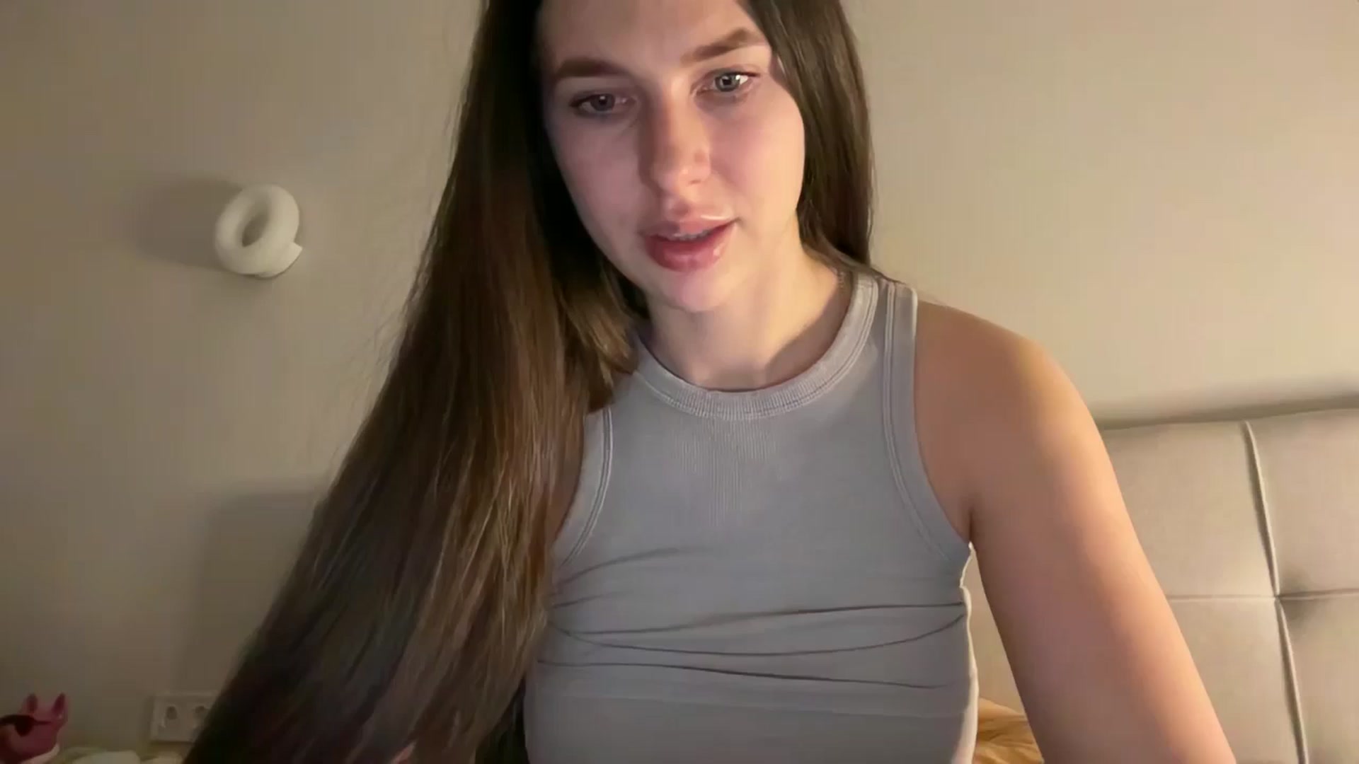Gallery image thumbnail from kissfreeze's myfreecams stream on, 01/17/2026, 22:23 image 8 of 20