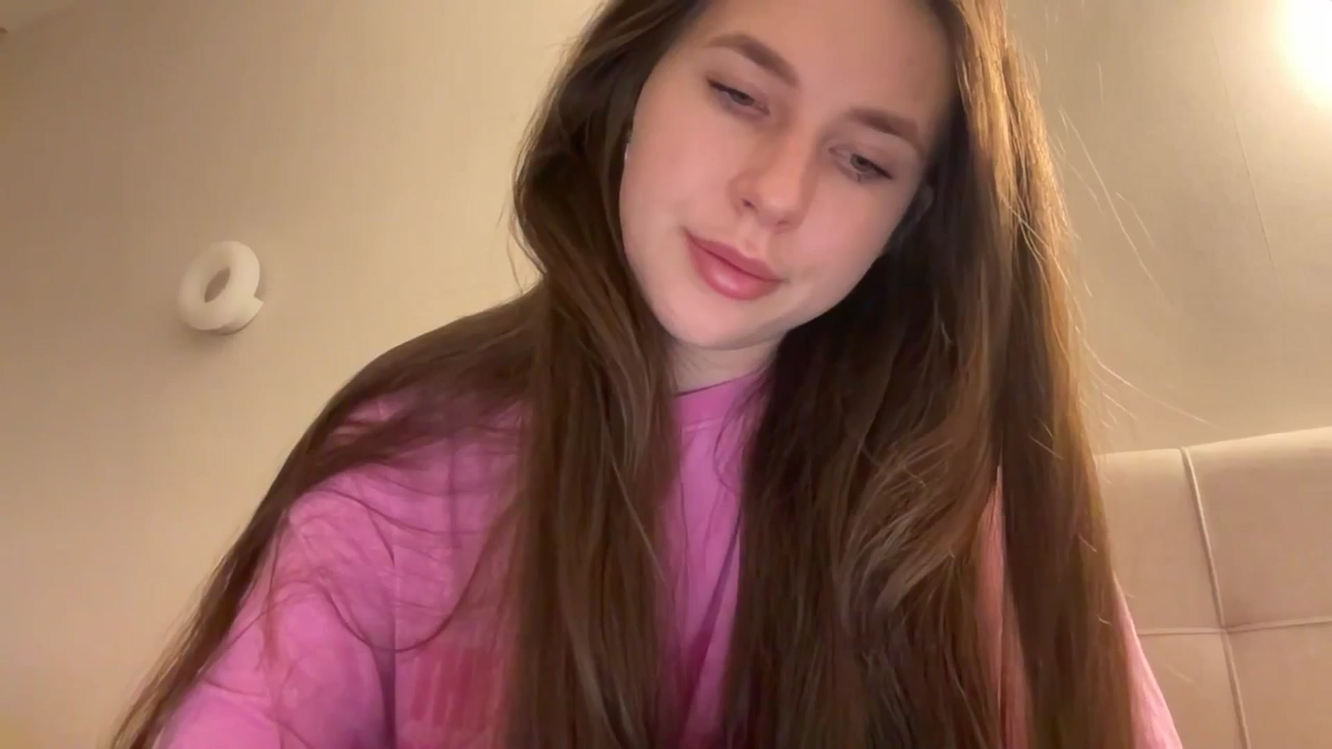 Gallery image thumbnail from kissfreeze's myfreecams stream on, 01/21/2026, 16:49 image 11 of 20