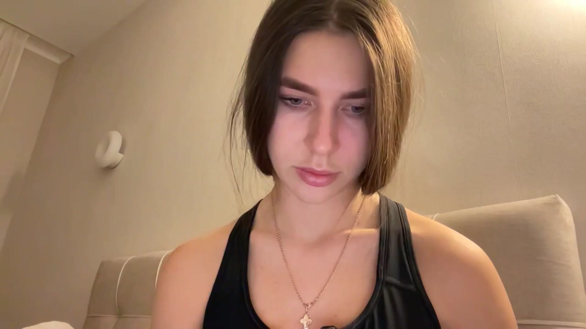 Gallery image thumbnail from kissfreeze's myfreecams stream on, 01/22/2026, 16:38 image 11 of 20
