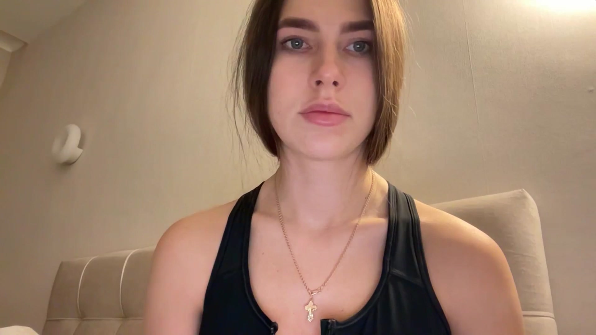 Gallery image thumbnail from kissfreeze's myfreecams stream on, 01/22/2026, 16:38 image 13 of 20