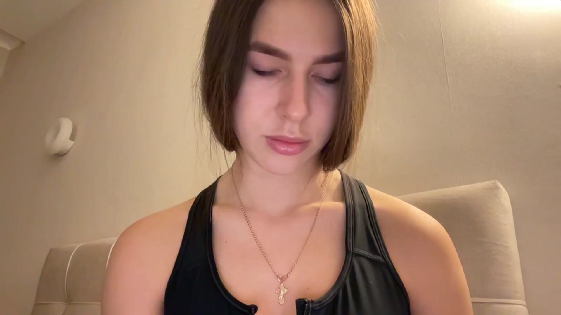 Gallery image thumbnail from kissfreeze's myfreecams stream on, 01/22/2026, 16:38 image 19 of 20
