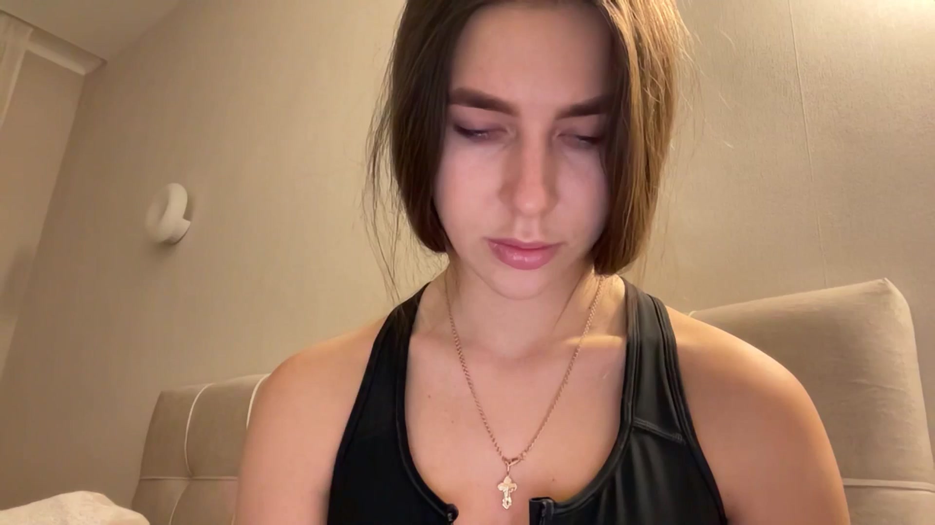 Gallery image thumbnail from kissfreeze's myfreecams stream on, 01/22/2026, 16:38 image 9 of 20