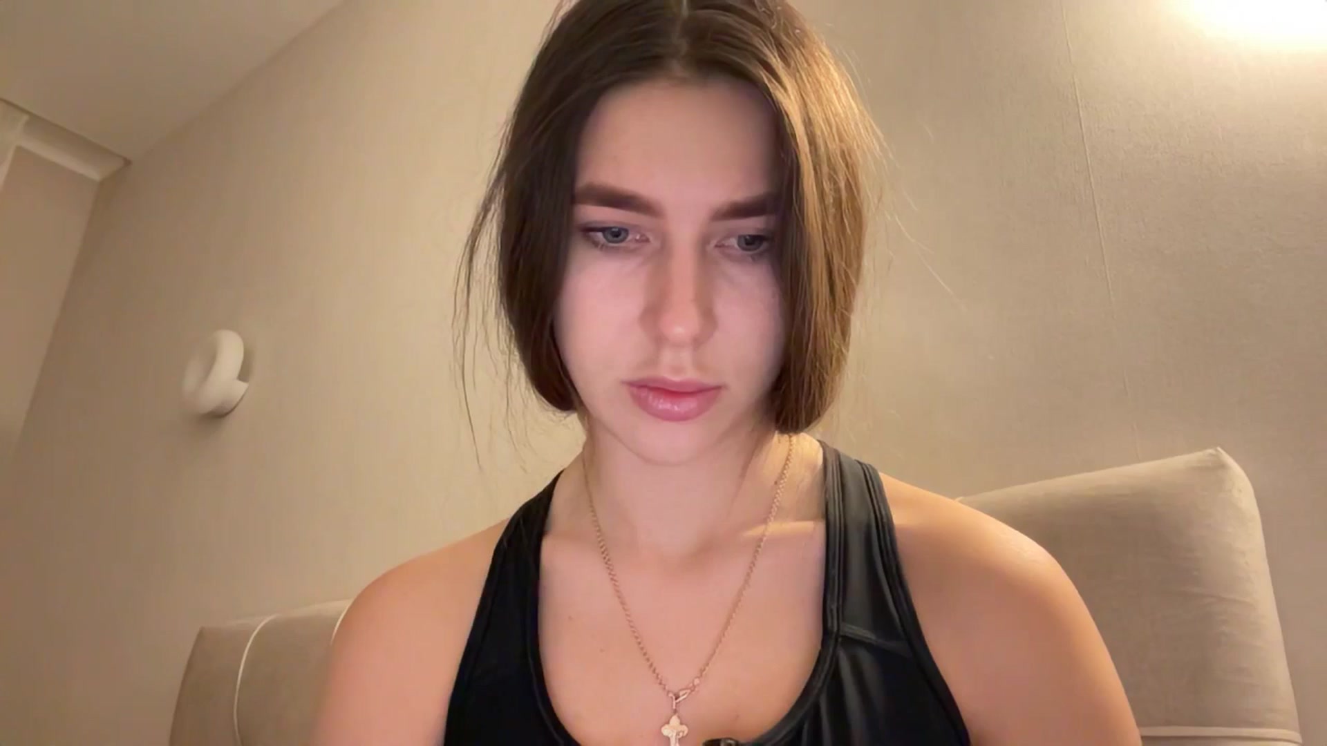 Gallery image thumbnail from kissfreeze's myfreecams stream on, 01/22/2026, 16:38 image 7 of 20