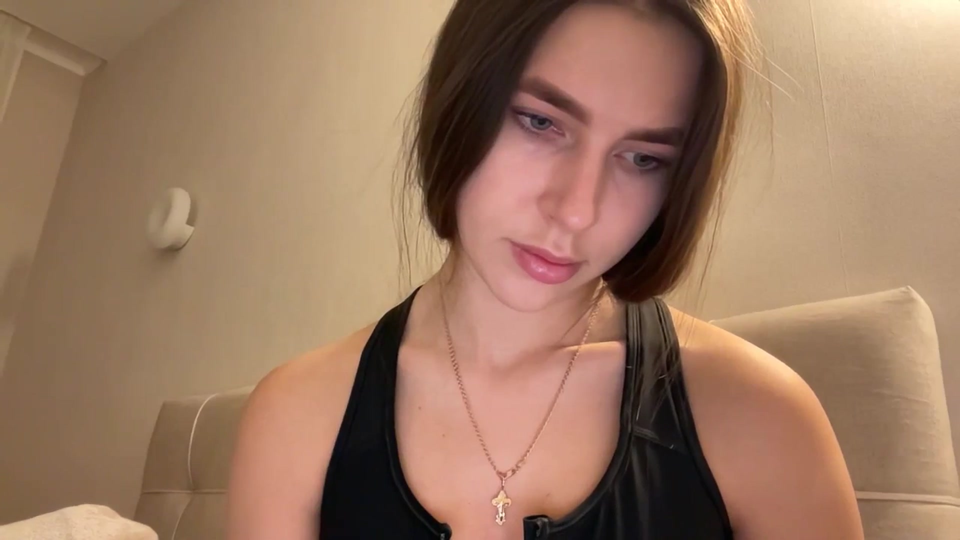 Gallery image thumbnail from kissfreeze's myfreecams stream on, 01/22/2026, 16:38 image 8 of 20