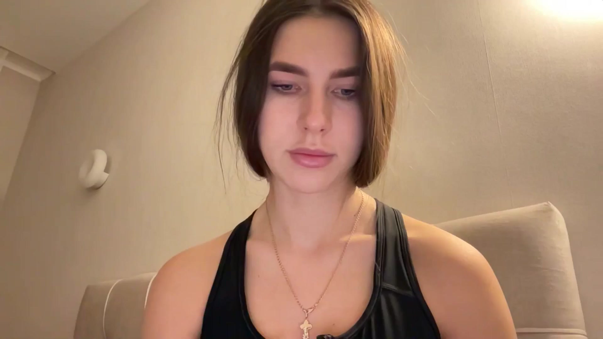 Gallery image thumbnail from kissfreeze's myfreecams stream on, 01/22/2026, 16:38 image 5 of 20