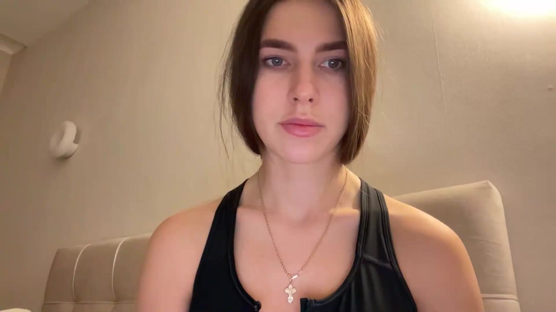 Gallery image thumbnail from kissfreeze's myfreecams stream on, 01/22/2026, 16:38 image 14 of 20