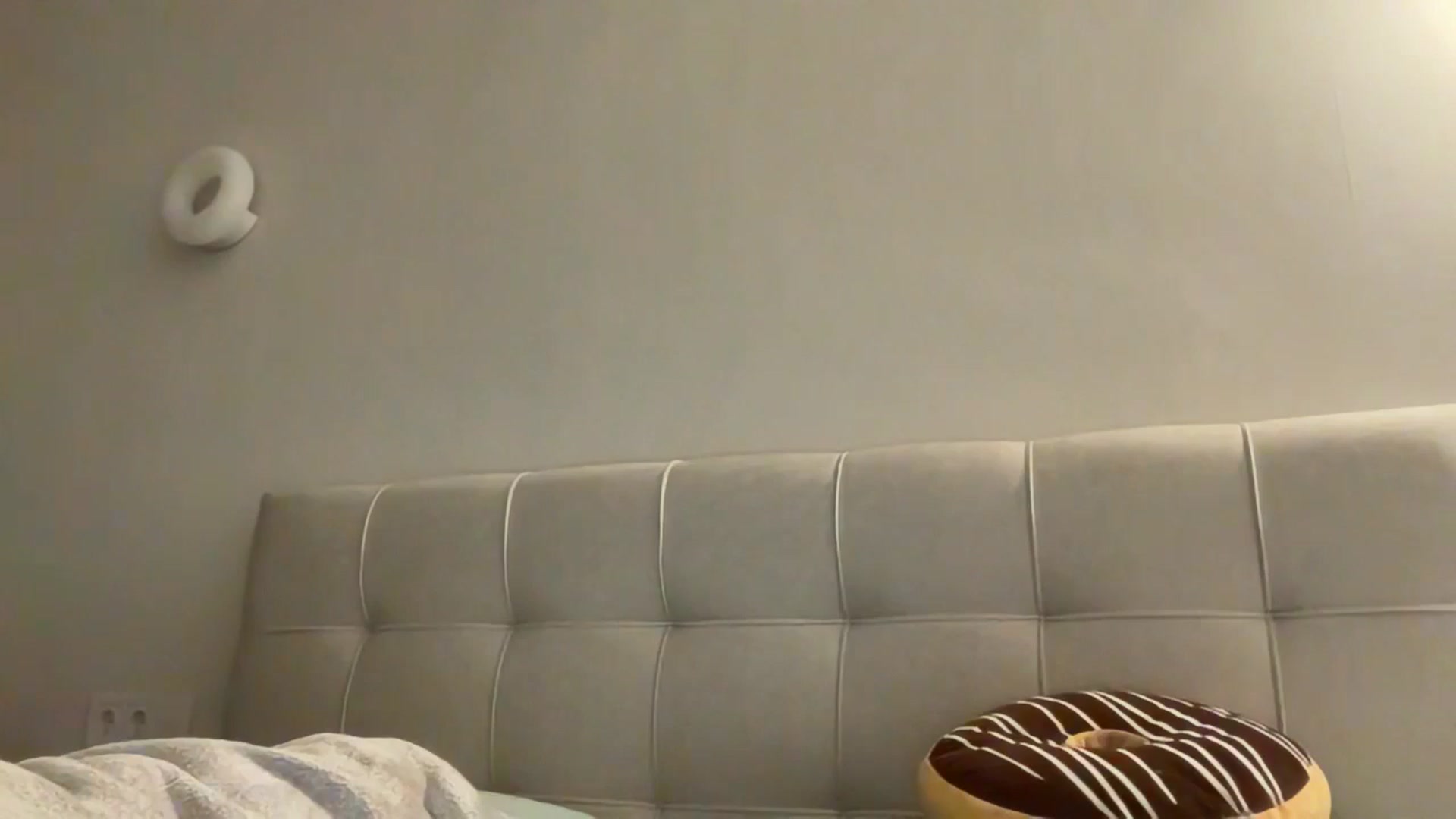 Gallery image thumbnail from kissfreeze's myfreecams stream on, 01/22/2026, 22:43 image 18 of 20