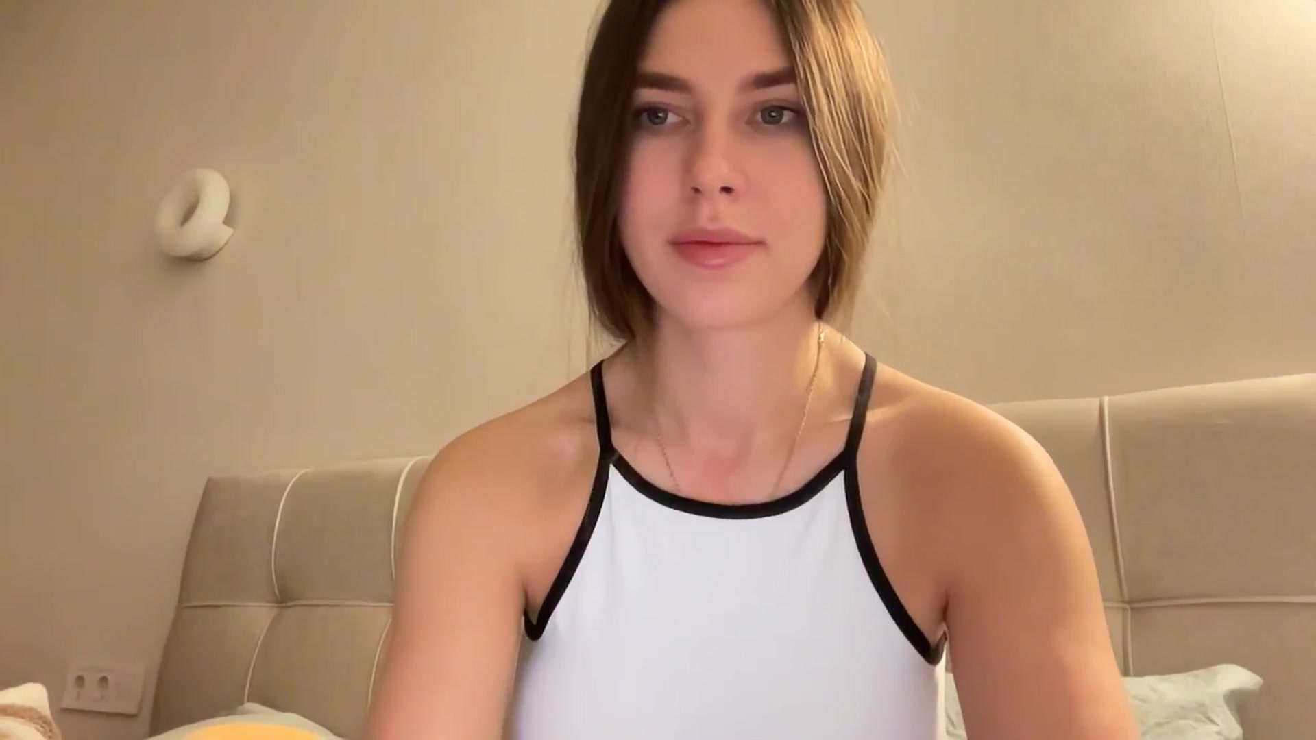 Gallery image thumbnail from kissfreeze's myfreecams stream on, 01/24/2026, 22:41 image 10 of 20