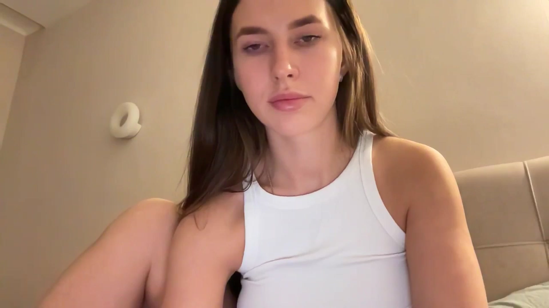 Gallery image thumbnail from kissfreeze's myfreecams stream on, 01/25/2026, 23:59 image 11 of 20