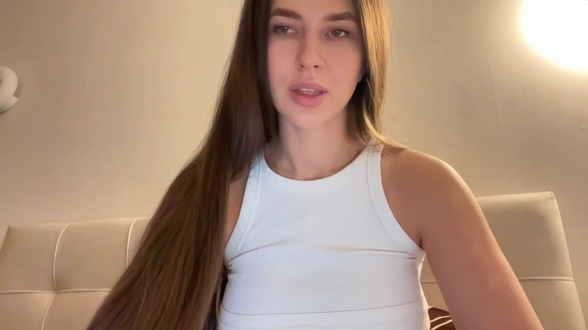Gallery image thumbnail from kissfreeze's myfreecams stream on, 01/31/2026, 17:00 image 13 of 20