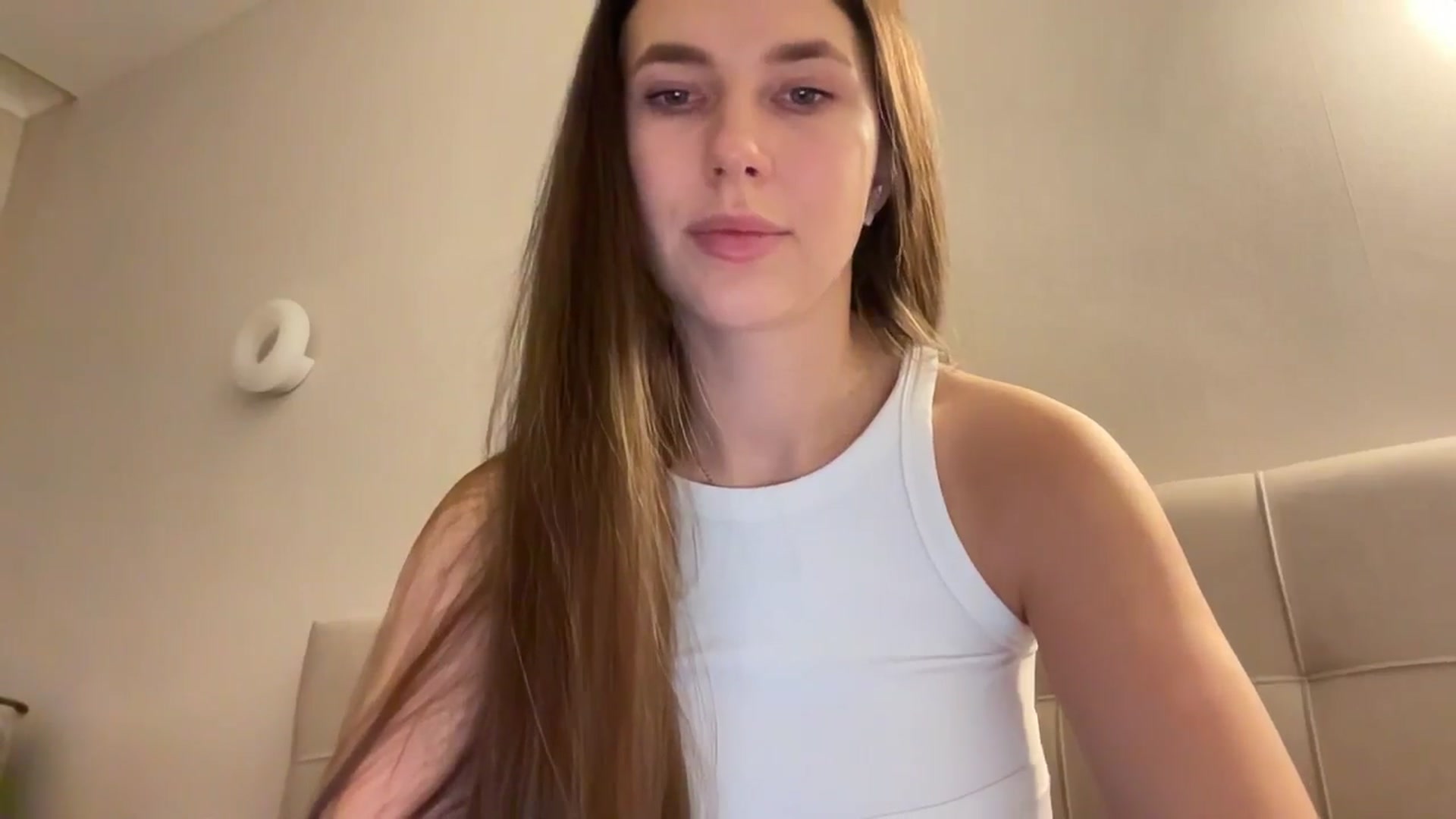 Gallery image thumbnail from kissfreeze's myfreecams stream on, 01/31/2026, 22:50 image 18 of 20