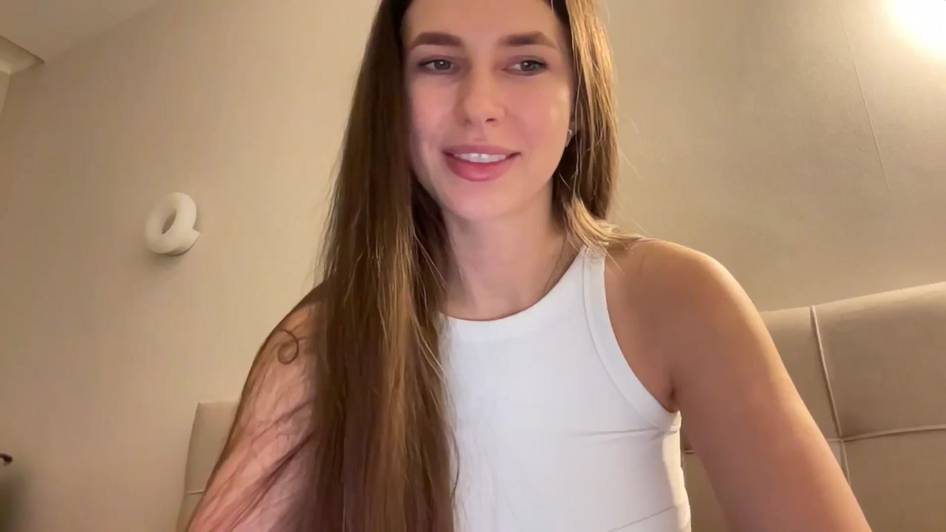 Gallery image thumbnail from kissfreeze's myfreecams stream on, 01/31/2026, 22:50 image 19 of 20