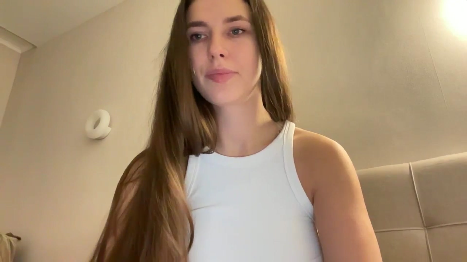Gallery image thumbnail from kissfreeze's myfreecams stream on, 01/31/2026, 23:37 image 10 of 20