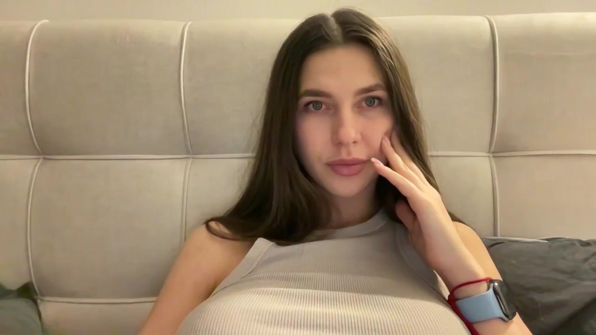 Gallery image thumbnail from kissfreeze's myfreecams stream on, 02/03/2026, 24:28 image 13 of 20