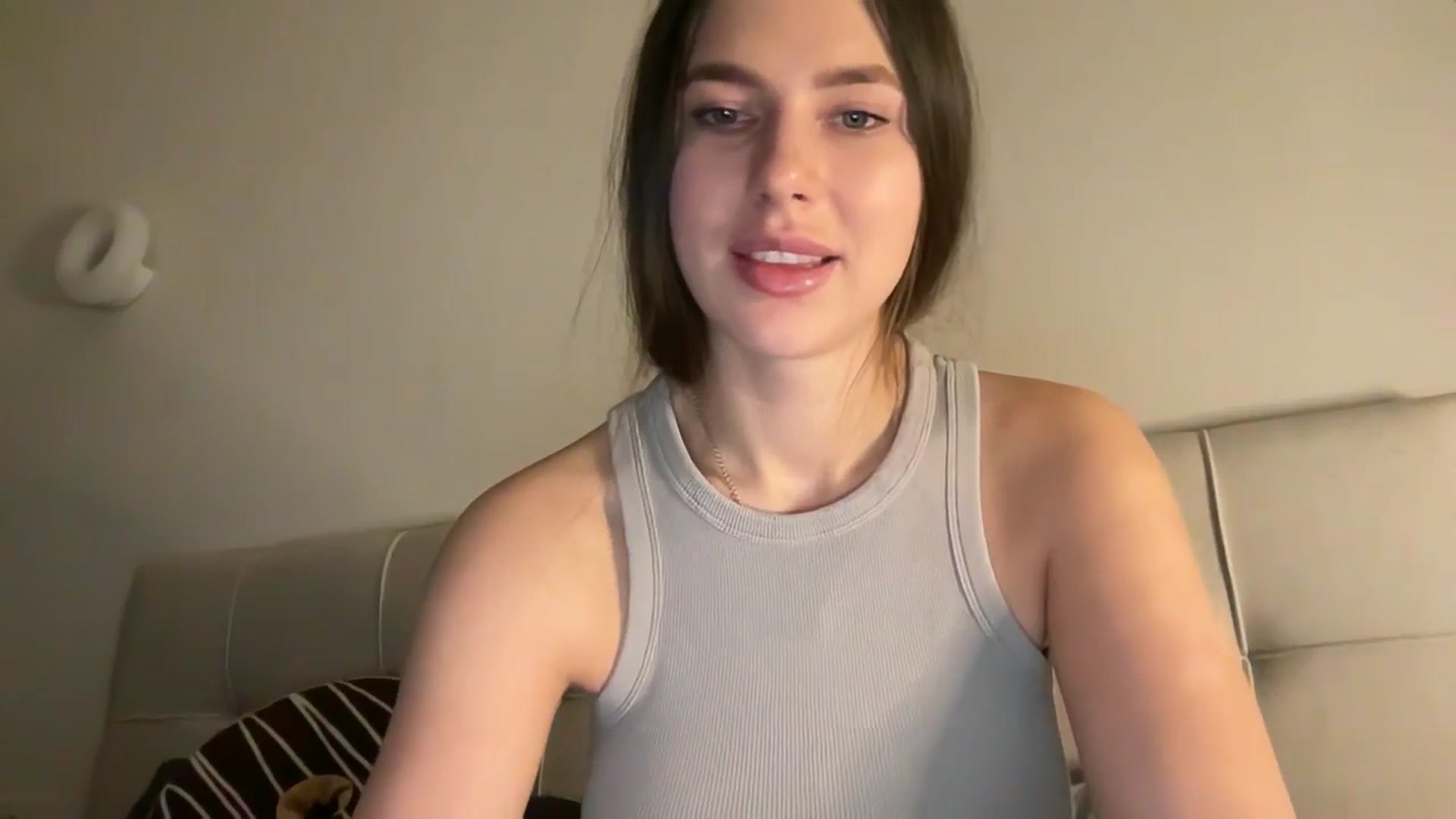 Gallery image thumbnail from kissfreeze's myfreecams stream on, 02/07/2026, 15:48 image 2 of 20