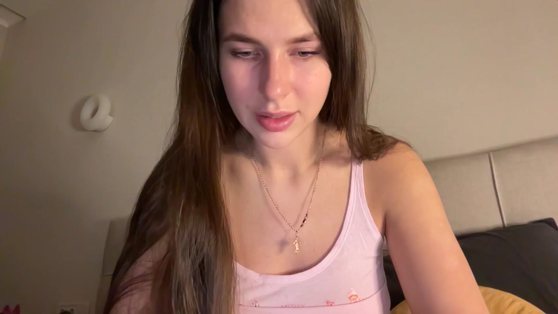 Gallery image thumbnail from kissfreeze's myfreecams stream on, 02/08/2026, 24:14 image 4 of 20