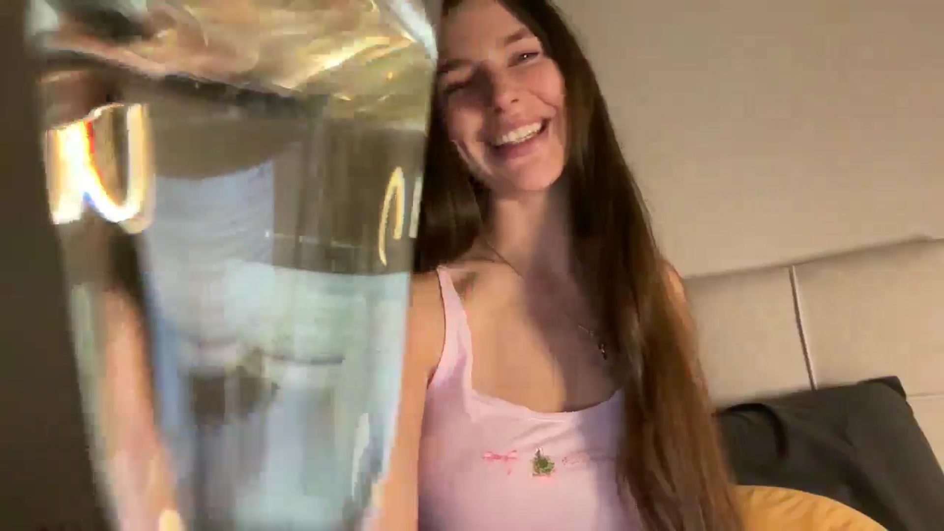 Gallery image thumbnail from kissfreeze's myfreecams stream on, 02/08/2026, 24:14 image 8 of 20