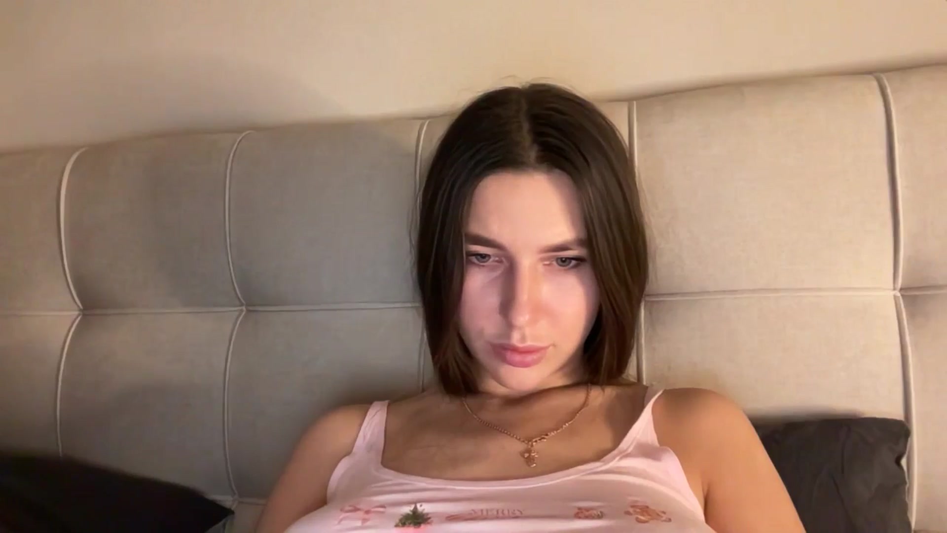 Gallery image thumbnail from kissfreeze's myfreecams stream on, 02/08/2026, 18:55 image 15 of 20