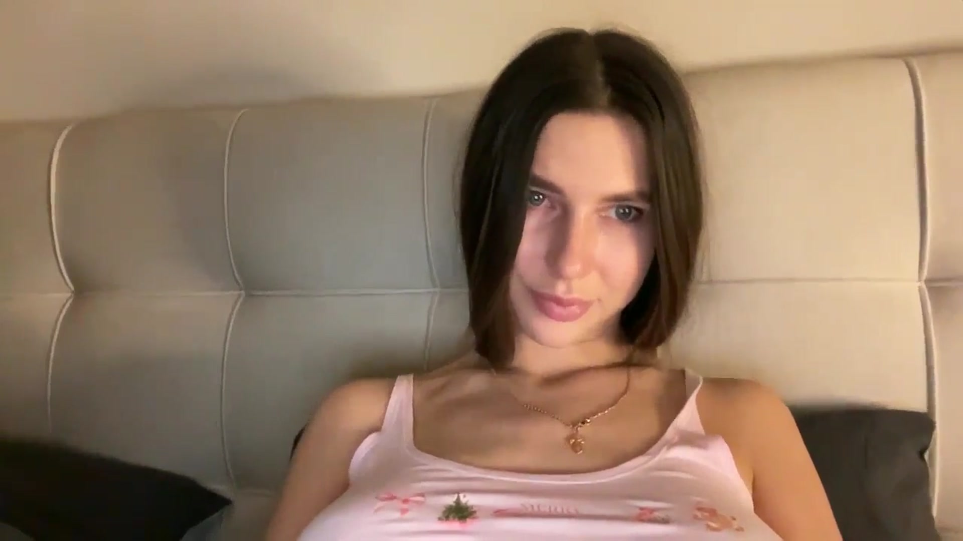 Gallery image thumbnail from kissfreeze's myfreecams stream on, 02/08/2026, 18:55 image 5 of 20