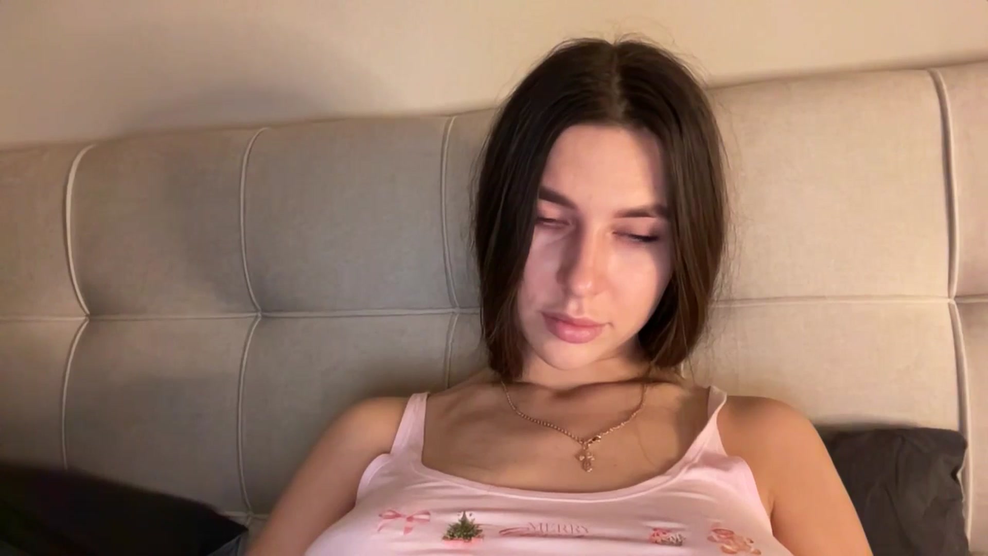 Gallery image thumbnail from kissfreeze's myfreecams stream on, 02/08/2026, 18:55 image 3 of 20