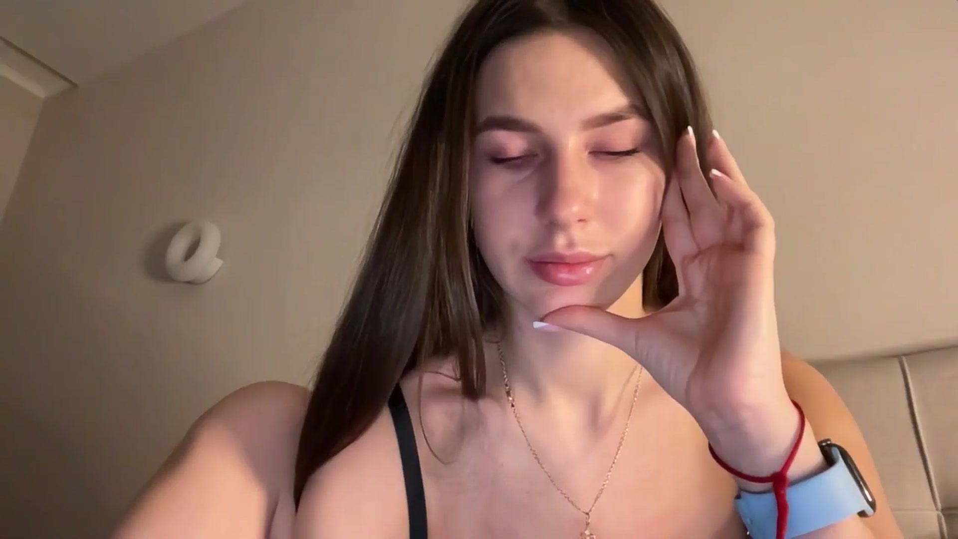 Gallery image thumbnail from kissfreeze's myfreecams stream on, 02/10/2026, 15:41 image 19 of 20