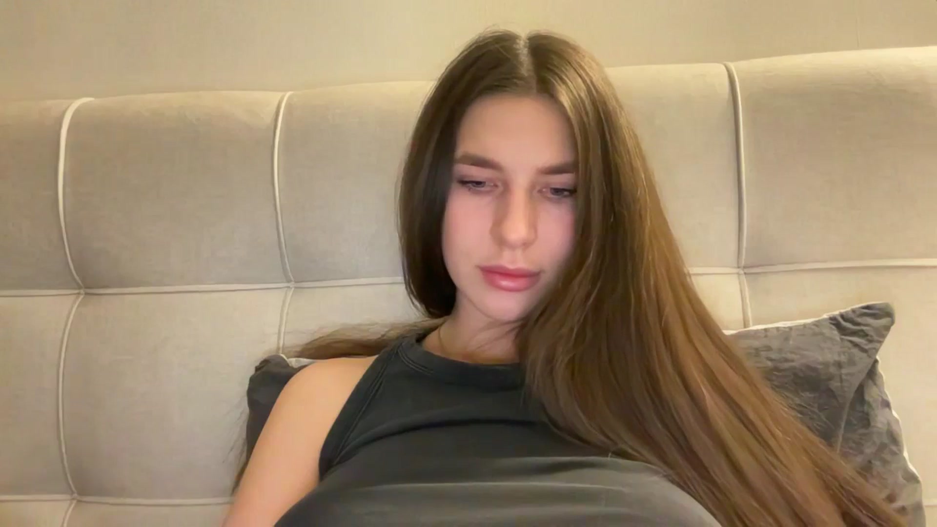 Gallery image thumbnail from kissfreeze's myfreecams stream on, 02/10/2026, 23:44 image 19 of 20