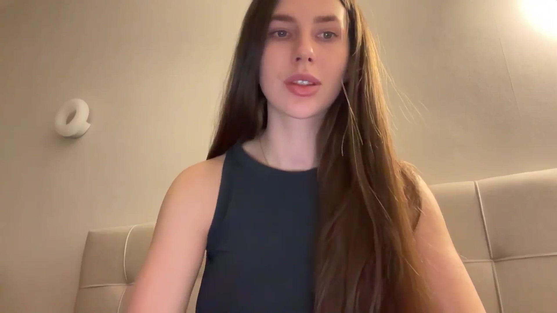 Gallery image thumbnail from kissfreeze's myfreecams stream on, 02/16/2026, 21:54 image 5 of 20