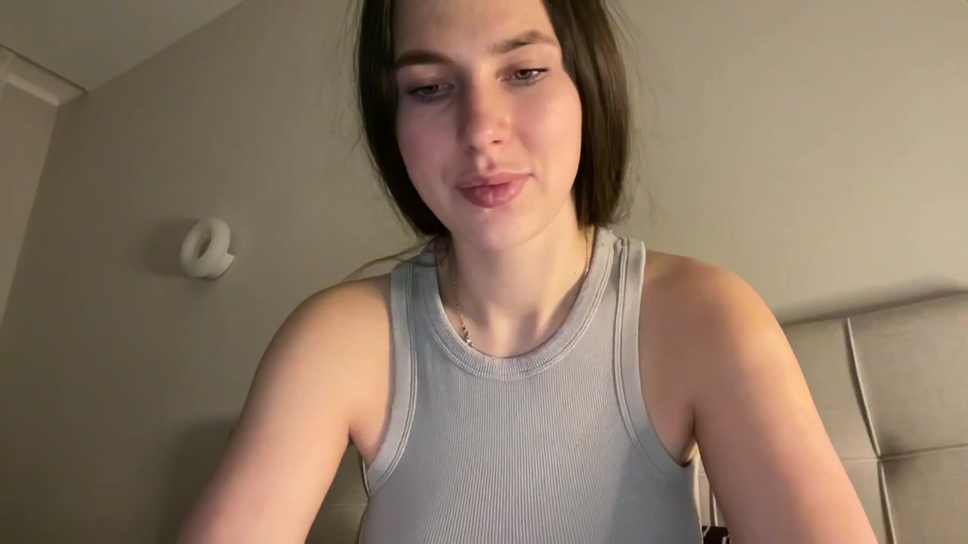 Gallery image thumbnail from kissfreeze's myfreecams stream on, 02/19/2026, 21:24 image 17 of 20