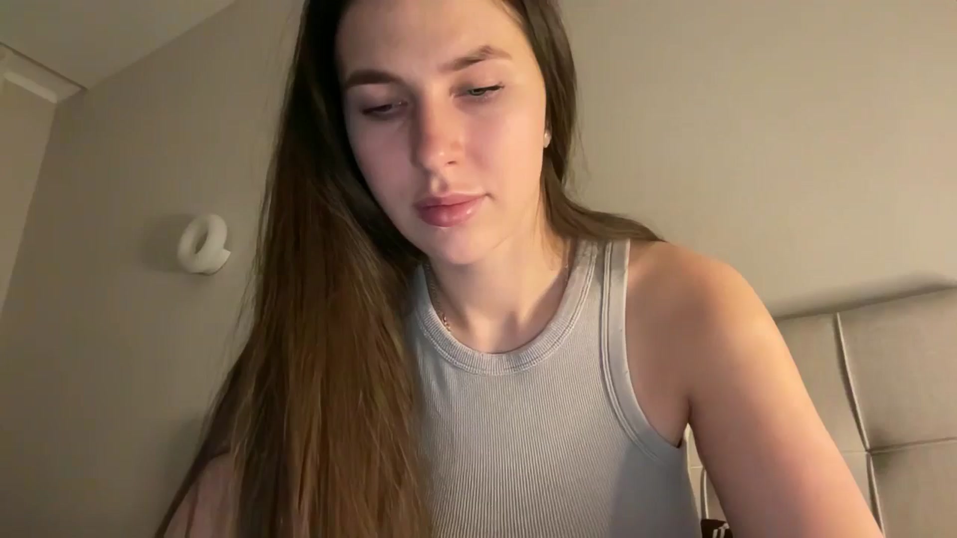 Gallery image thumbnail from kissfreeze's myfreecams stream on, 02/19/2026, 21:24 image 1 of 20
