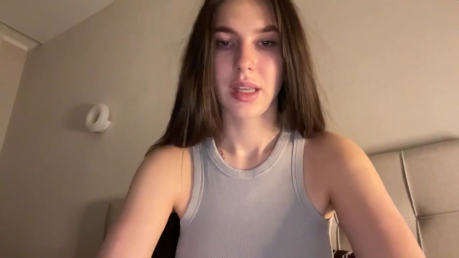 Gallery image thumbnail from kissfreeze's myfreecams stream on, 02/19/2026, 21:24 image 15 of 20